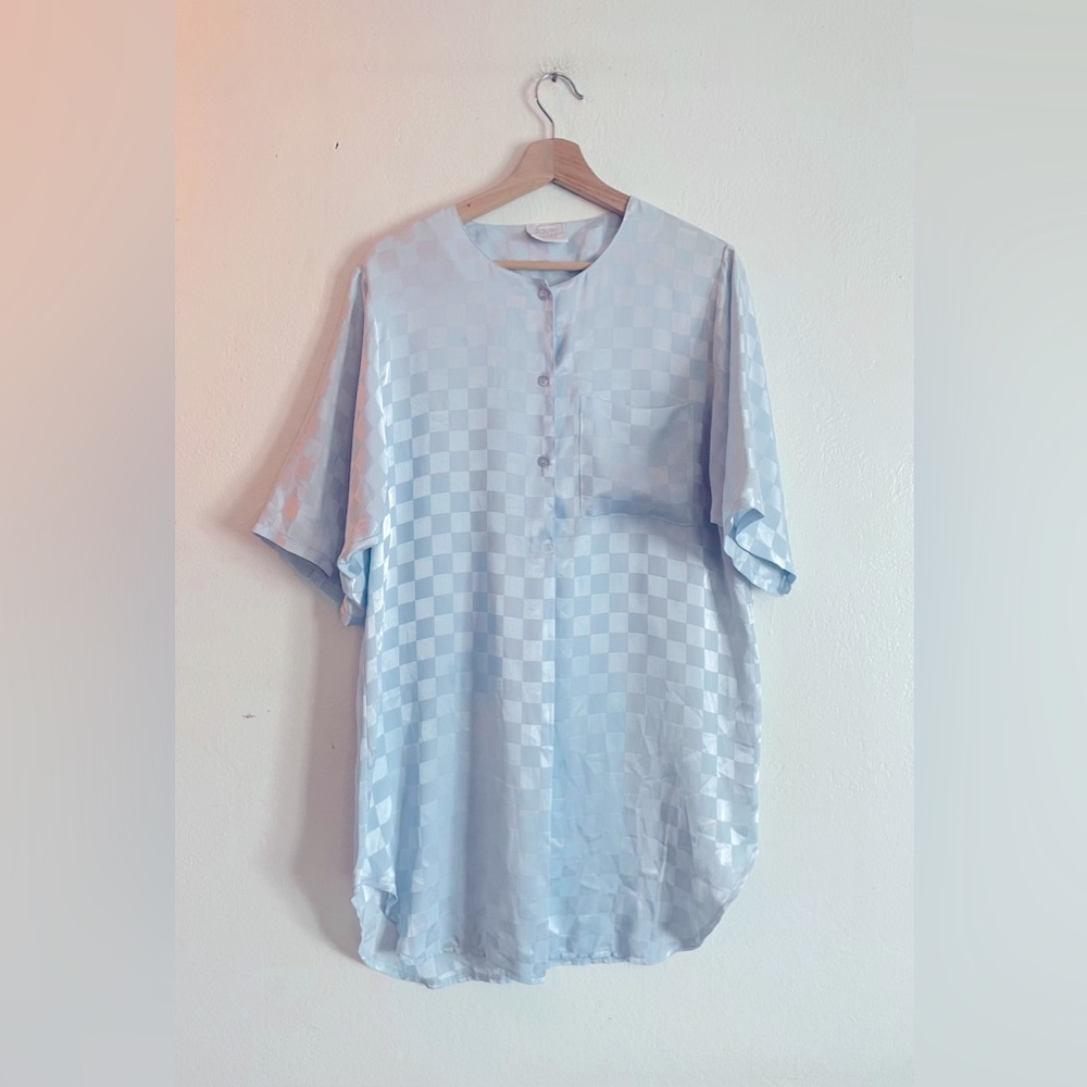 JAYRE Satin Checkered Short Sleeve Tunic Top